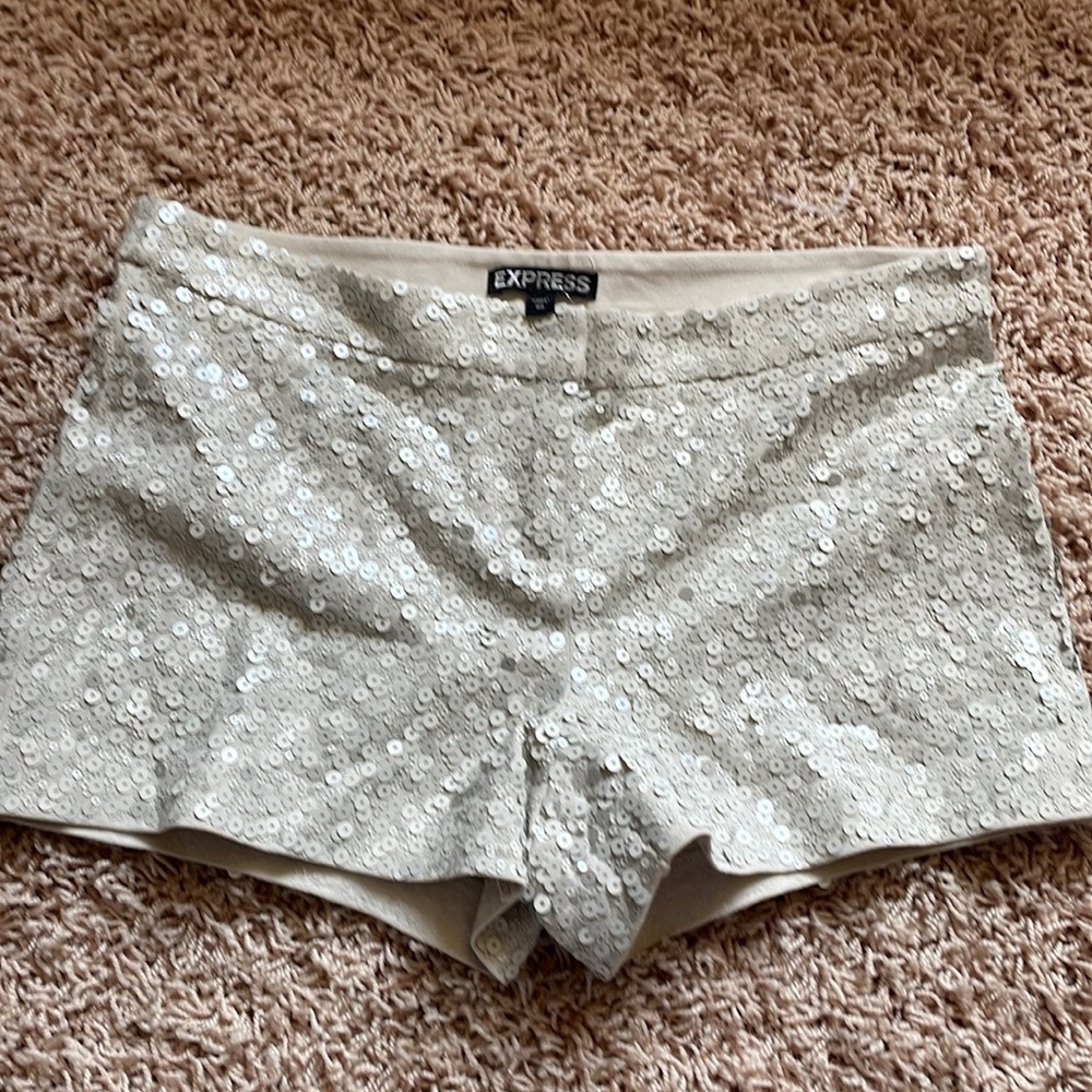 Express size 00 cream colored sequin shorts